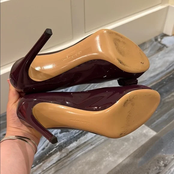 Salvatore Ferragamo Size 7.5 B Burgundy Patent Leather Pumps - Picture 5 of 17